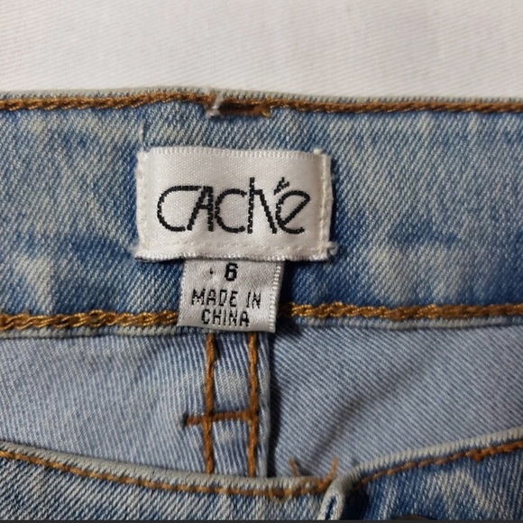 Cache embroidered jeans - Picture 2 of 8